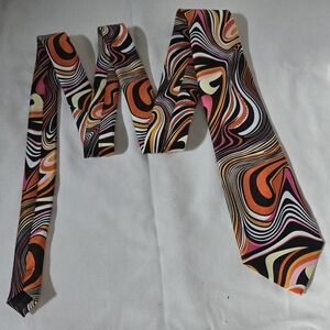 Vibrant Swirl Pattern Men's Tie